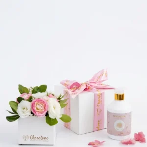 Rich Tiny Pink Body Cream Gift Set with Fresh Flowers