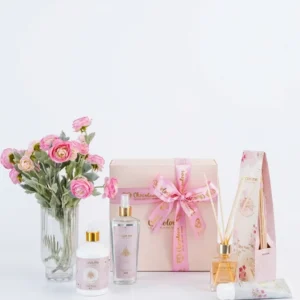Luxury Gift Set with Diffuser, Fabric Fragrance Spray, Body Cream, Hand Cream and Premium Flowers